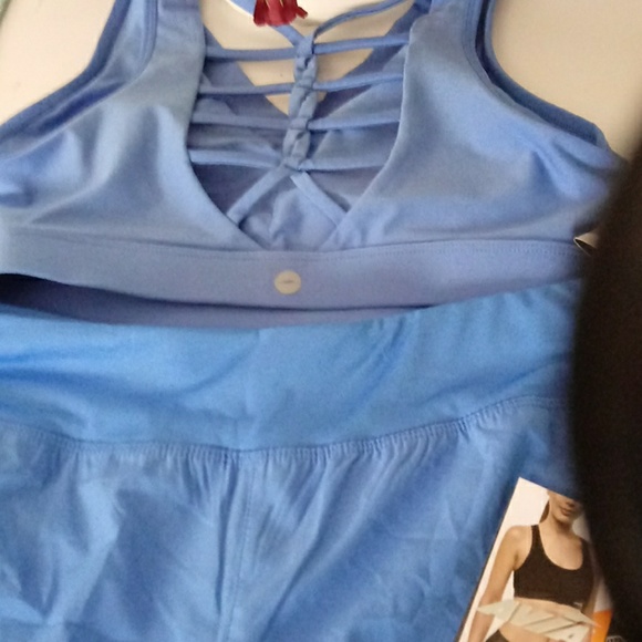 Avia shorts and avia sports bra - Picture 4 of 5